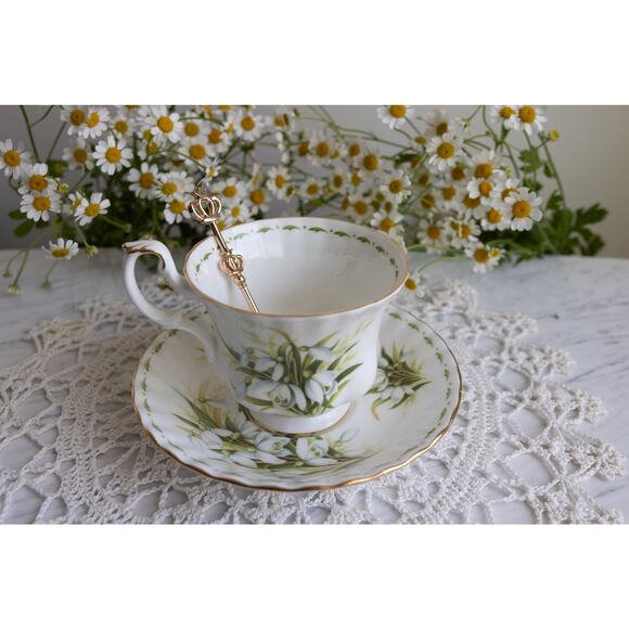 All the Cute little Things, Gold plated Crown shaped Tea spoons - Picture 3 of 6